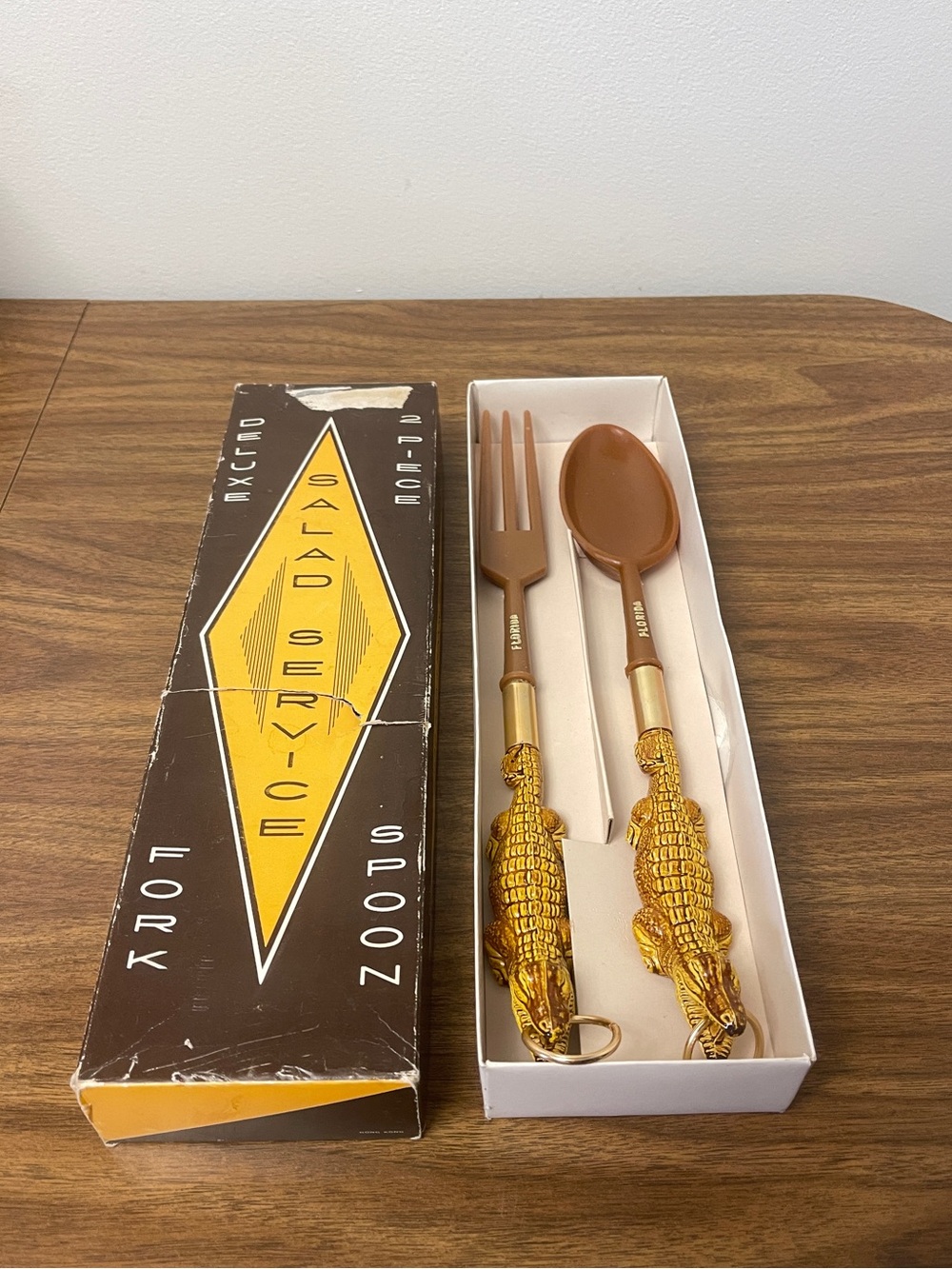 Vintage 70's Collectible Florida Alligator Spoon and Fork Salad Serving Set